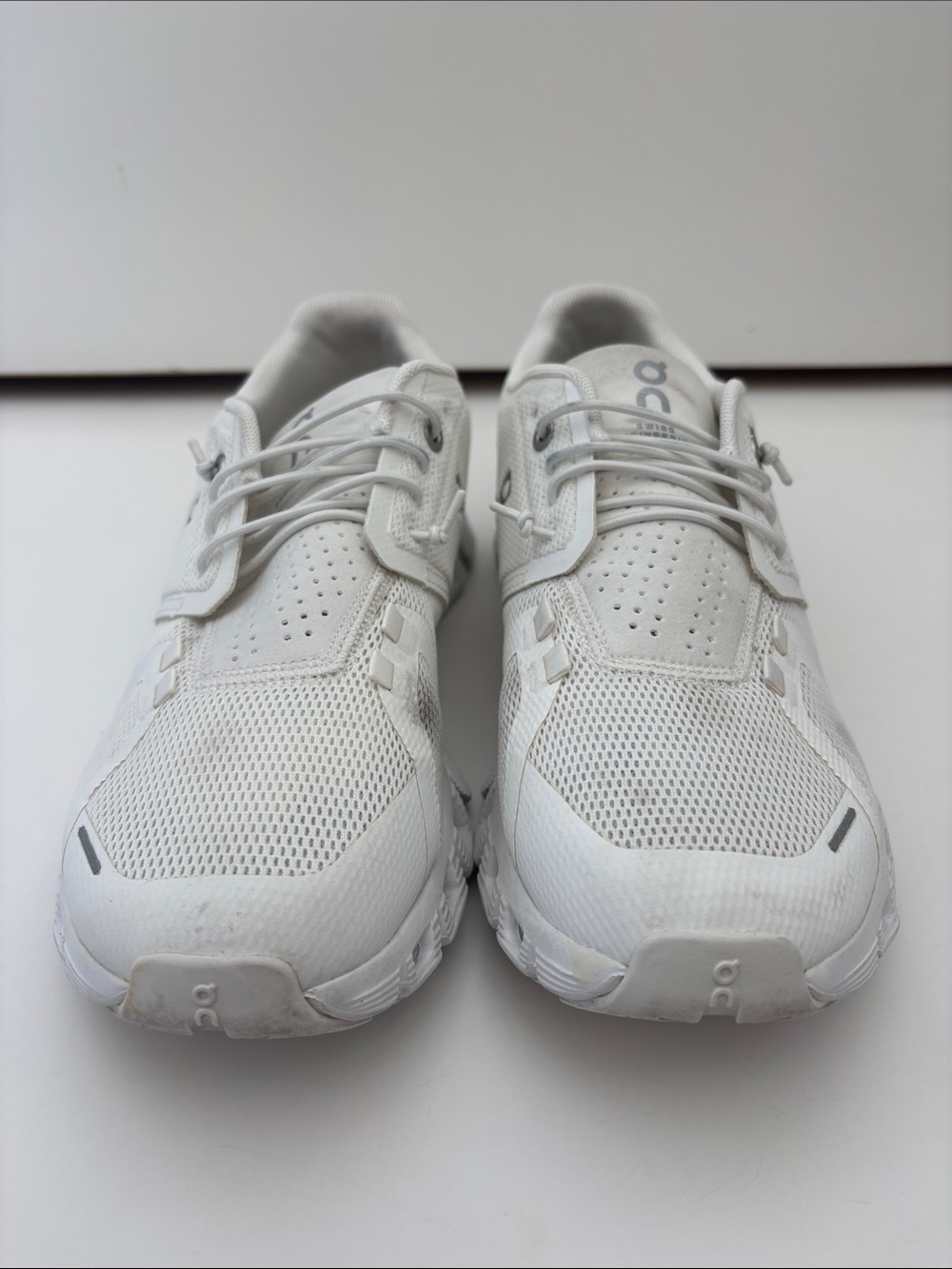 On Clouds White Womens Size 7.5 Athletic Running Walking Comfort Sneakers Shoes - Picture 7 of 13
